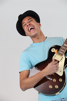 electric guiatr instructor